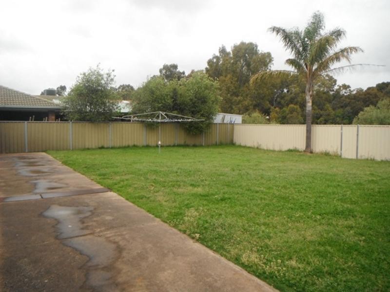 6 Dennis St, Happy Valley SA 5159