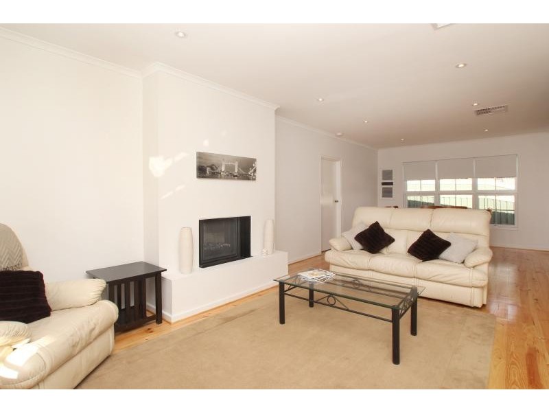 3 Moffatt  Ct, Flagstaff Hill SA 5159