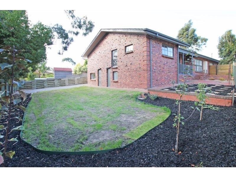 3 Moffatt  Ct, Flagstaff Hill SA 5159