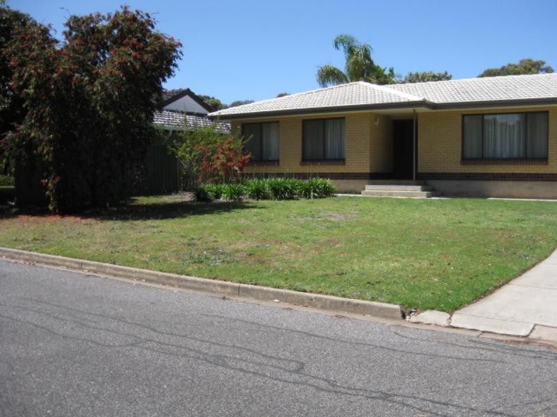 6 Balee Rd, Happy Valley SA 5159