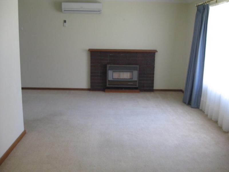 6 Balee Rd, Happy Valley SA 5159