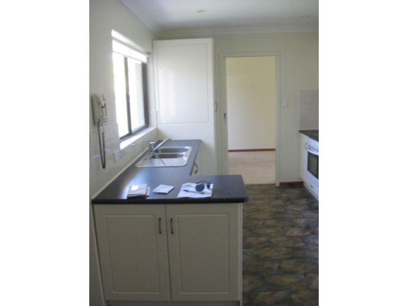 6 Balee Rd, Happy Valley SA 5159