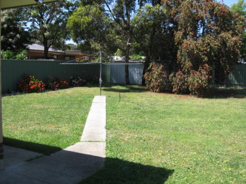 6 Balee Rd, Happy Valley SA 5159