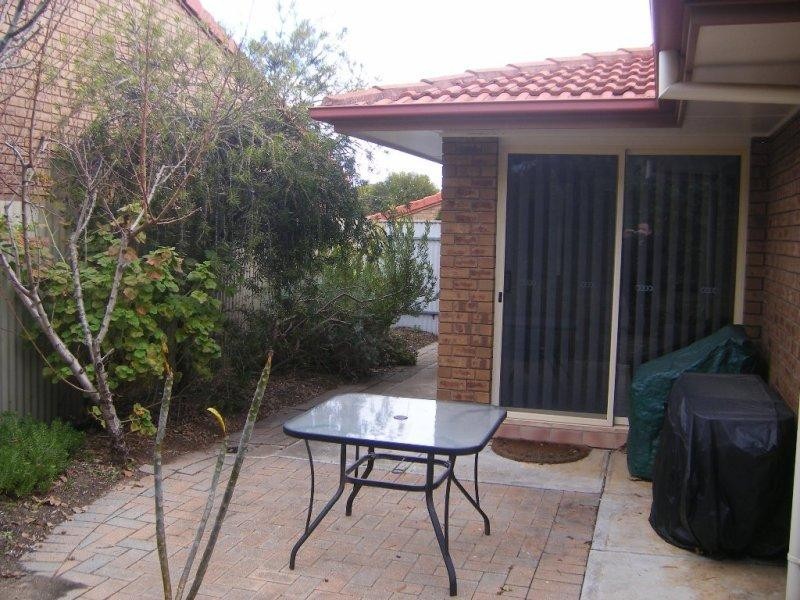 27/17 Zwerner Dr, Hallett Cove SA 5158