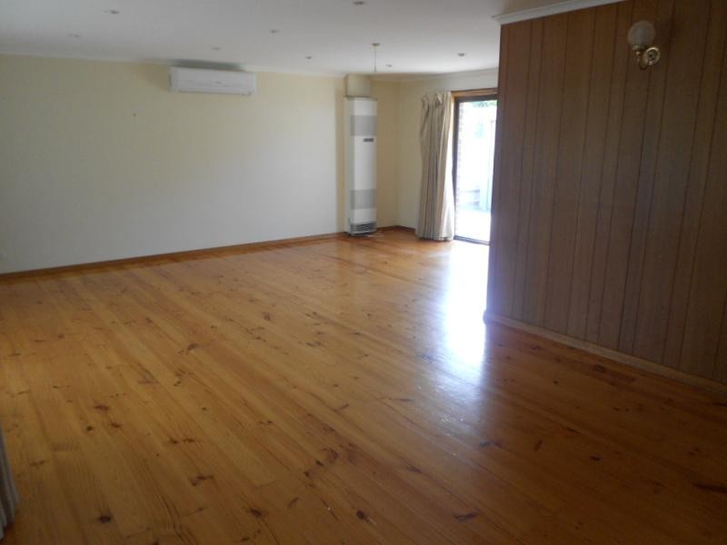 31 Greenwillow Cres, Happy Valley SA 5159