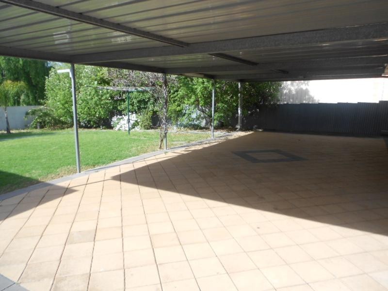 31 Greenwillow Cres, Happy Valley SA 5159