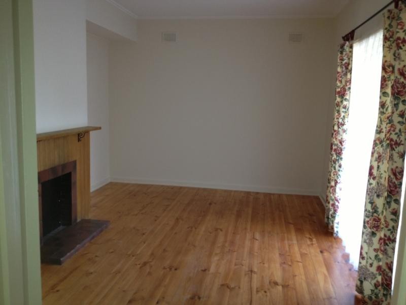 18 Mulcra Ave, Park Holme SA 5043