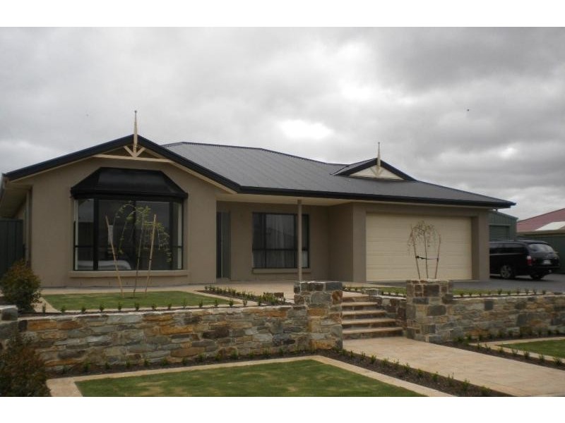 4 Meadowbank  Way, Aldinga Beach SA 5173