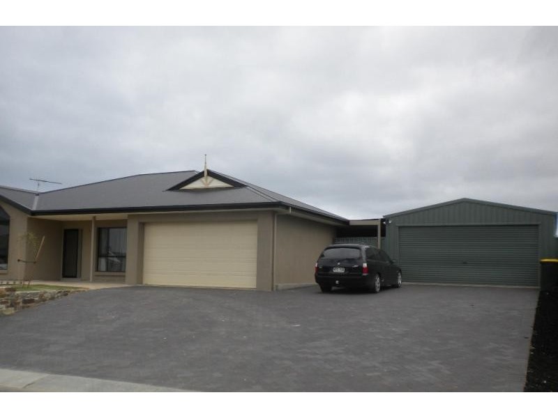 4 Meadowbank  Way, Aldinga Beach SA 5173