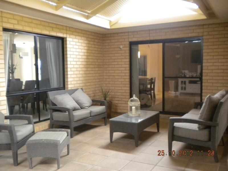 4 Meadowbank  Way, Aldinga Beach SA 5173