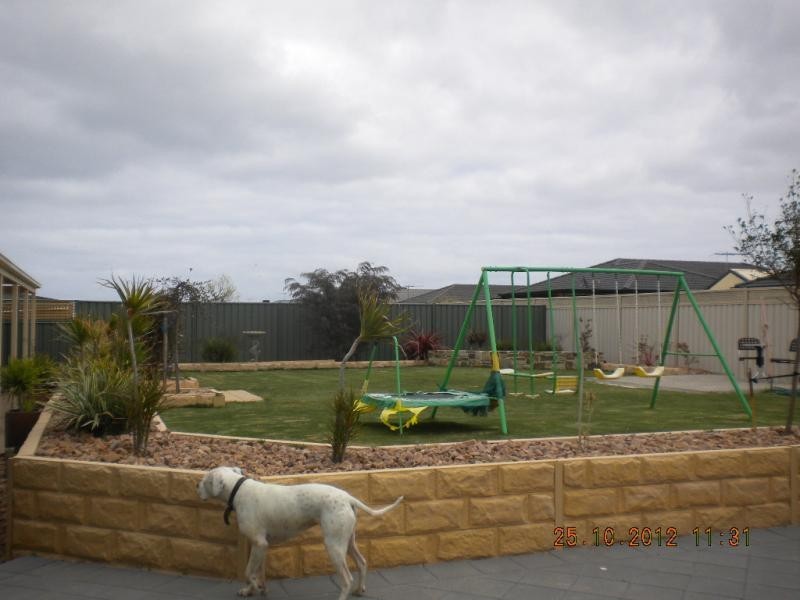 4 Meadowbank  Way, Aldinga Beach SA 5173