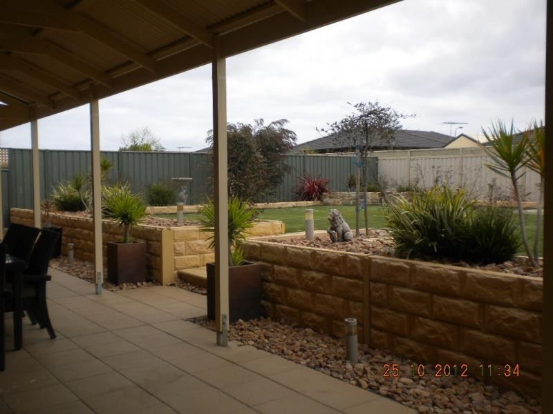 4 Meadowbank  Way, Aldinga Beach SA 5173