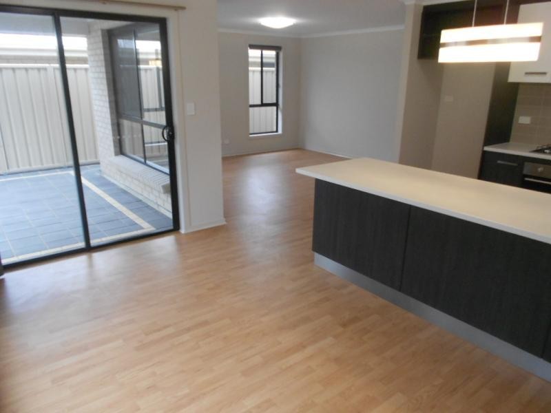 68A Kenihans Rd, Happy Valley SA 5159