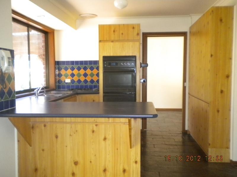 28 Salvador St, Flagstaff Hill SA 5159