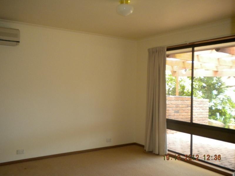 28 Salvador St, Flagstaff Hill SA 5159