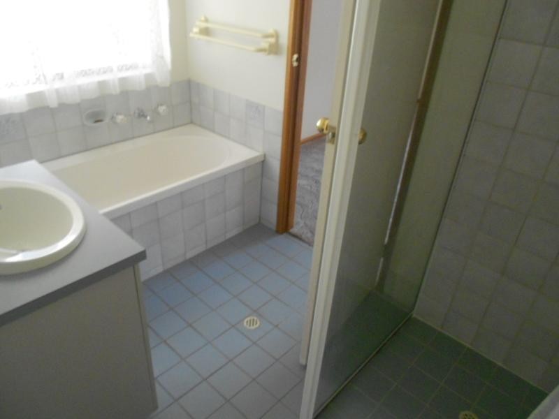 5 Cleveland  Ct, Woodcroft SA 5162