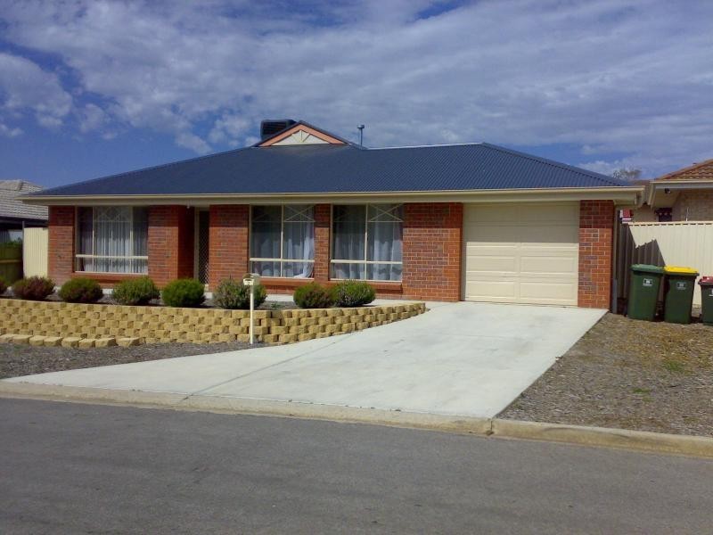 2 Avon Ave, Morphett Vale SA 5162