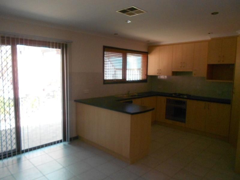 19  Shamrock  Rd, Hallett Cove SA 5158