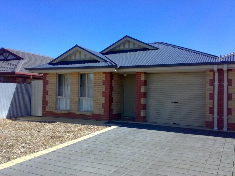 43 Gordon St, Aldinga Beach SA 5173