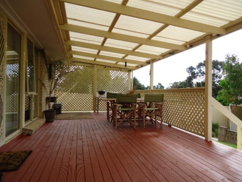 15 Glenloth Dr, Happy Valley SA 5159