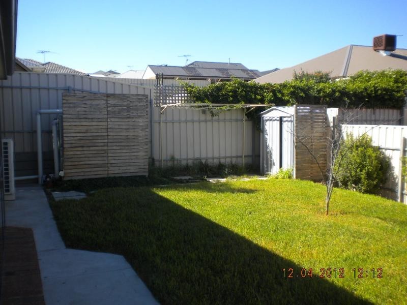 4 Fuschia St, Huntfield Heights SA 5163
