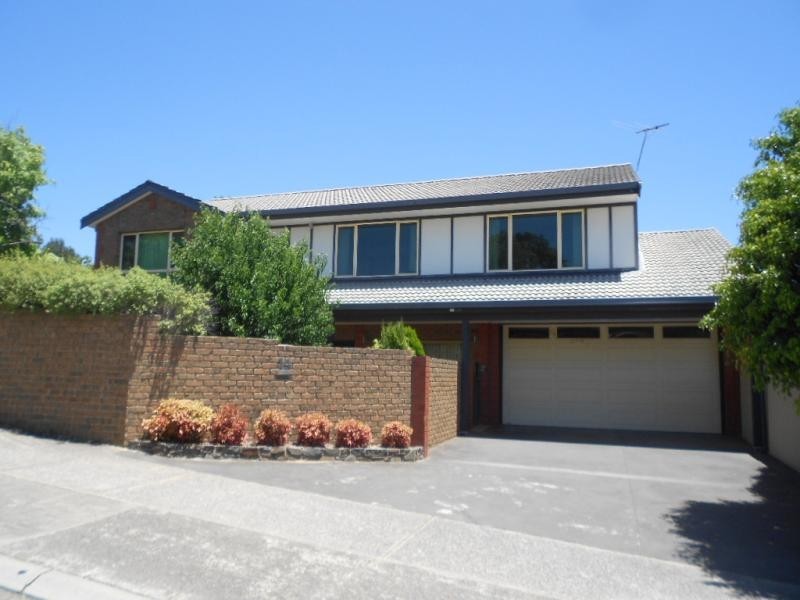 14 Hub Dr, Aberfoyle Park SA 5159