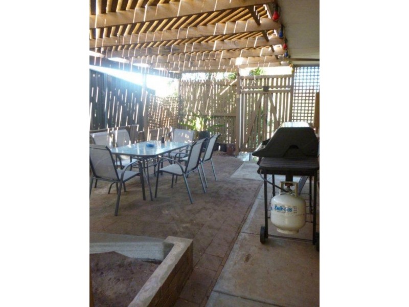 216 Perry Barr  Rd, Hallett Cove SA 5158