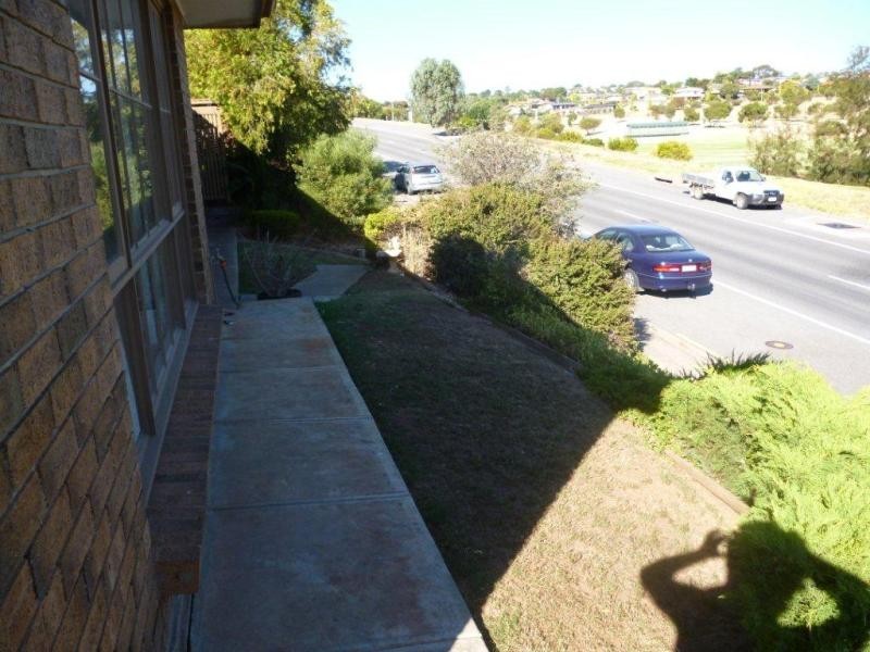 216 Perry Barr  Rd, Hallett Cove SA 5158