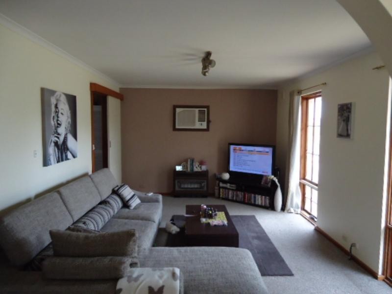 207 The Cove  Rd, Hallett Cove SA 5158