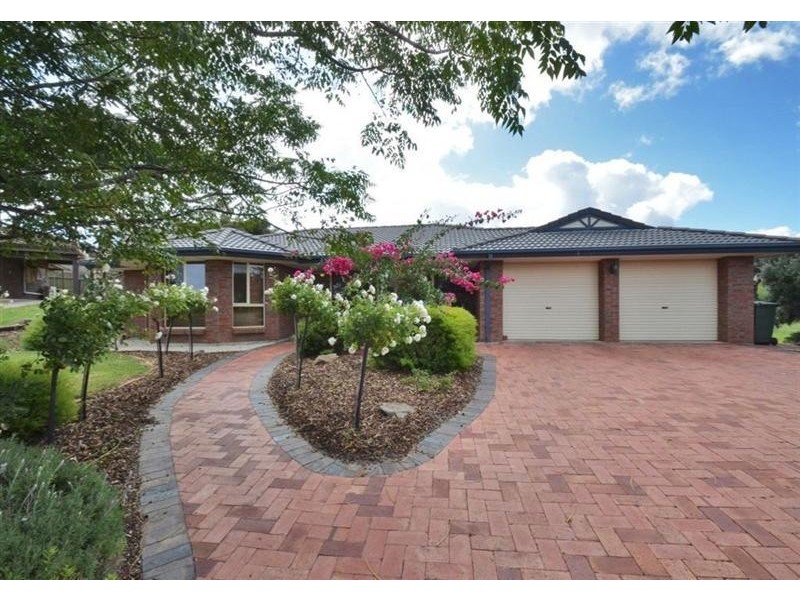 8 Opala Ct, Hallett Cove SA 5158
