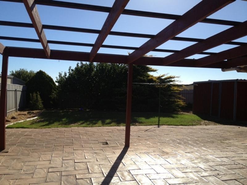 63 Mawson Cct, Woodcroft SA 5162