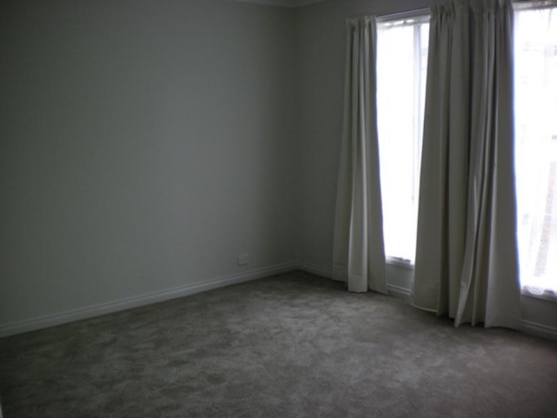 5 Lucy  Ct, Trott Park SA 5158