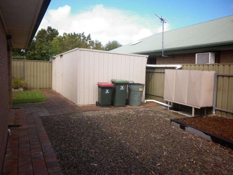 12 Barossa Way, Woodcroft SA 5162