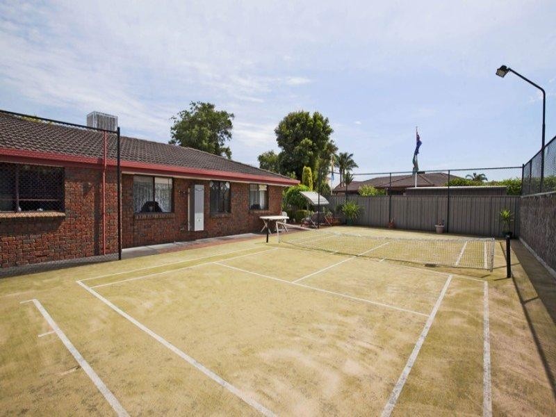 1 Lepena Cres, Hallett Cove SA 5158