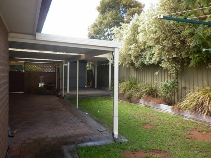 12 Barossa Way, Woodcroft SA 5162
