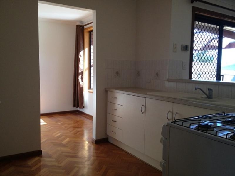 63 Mawson Cct, Woodcroft SA 5162