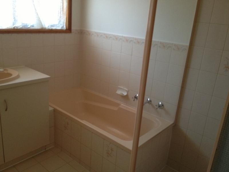 63 Mawson Cct, Woodcroft SA 5162