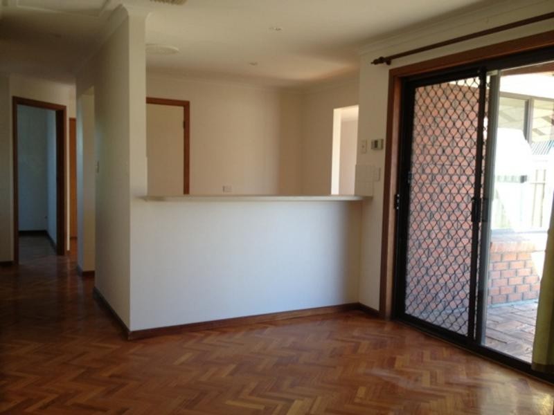 63 Mawson Cct, Woodcroft SA 5162