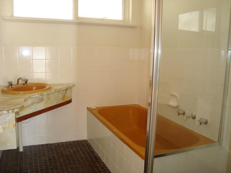 9 Ridgefield  Ave, Seaview Downs SA 5049
