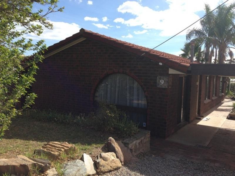 9  Denby  Cl, Christie Downs SA 5164