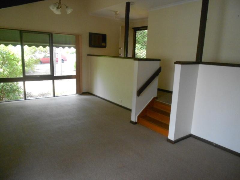 8 Tripoli Rd, Happy Valley SA 5159