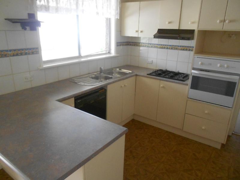 8 Tripoli Rd, Happy Valley SA 5159