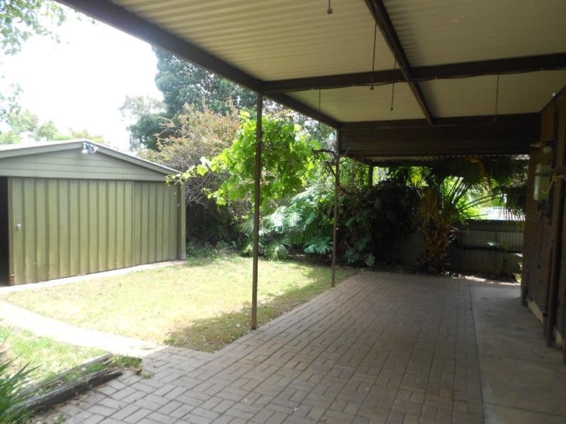 8 Tripoli Rd, Happy Valley SA 5159