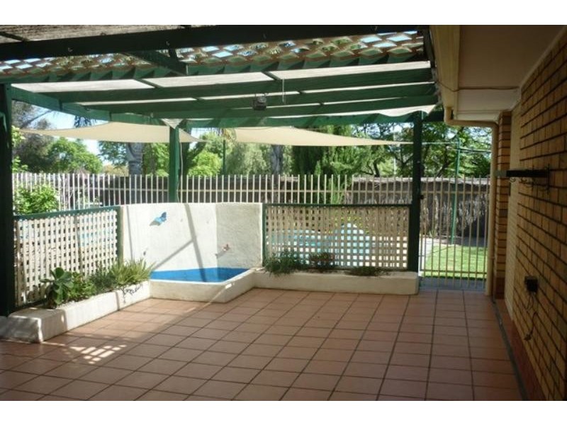 18 Goulding Gr, Noarlunga Downs SA 5168