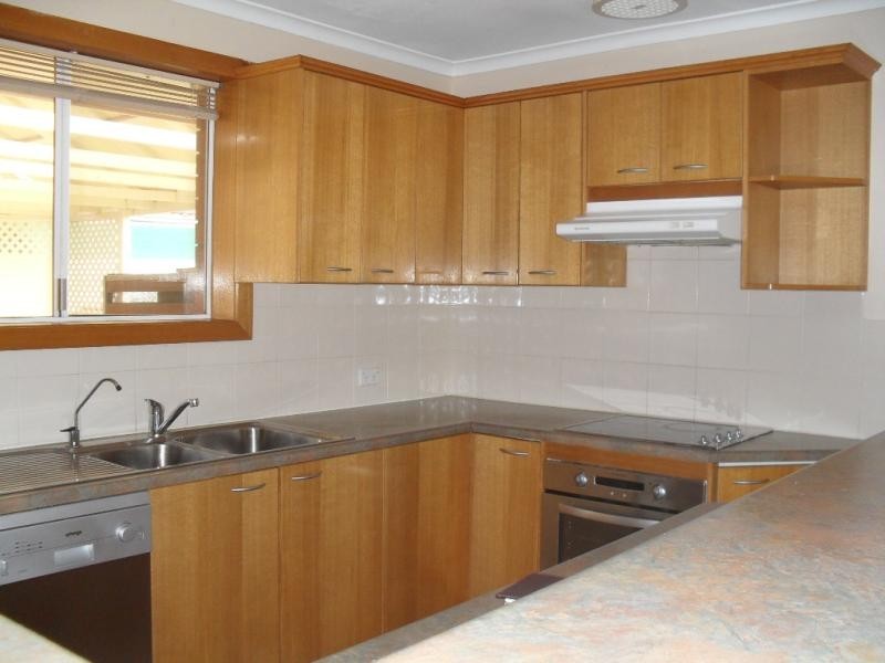 24 Stirling Cres, Aldinga Beach SA 5173