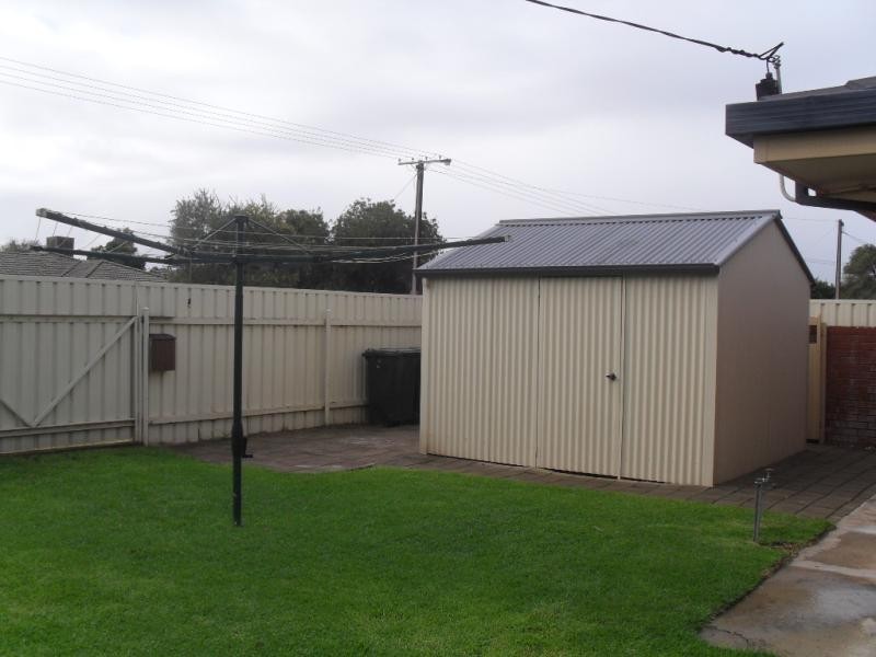 24 Stirling Cres, Aldinga Beach SA 5173