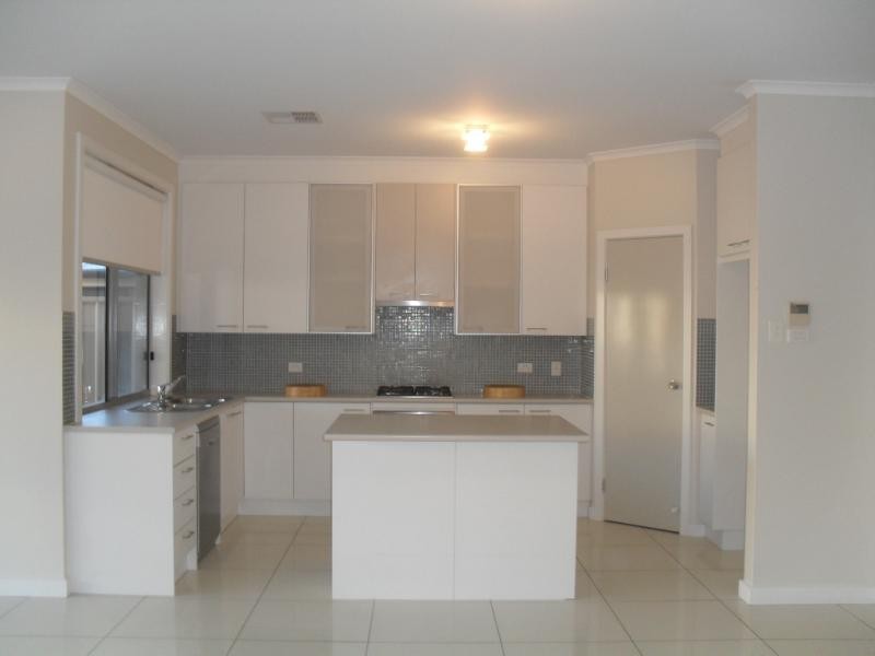 8 Anglesea Lane, Seaford Rise SA 5169