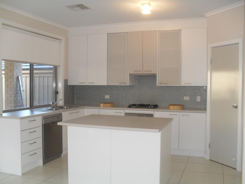 8 Anglesea Lane, Seaford Rise SA 5169