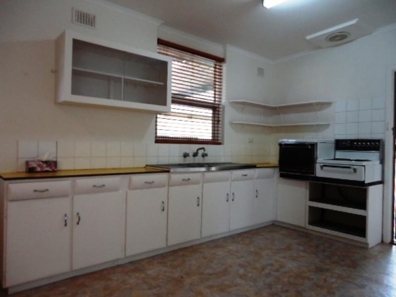 27 Maxwell Rd, Hackham West SA 5163