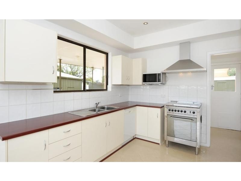 19 Almond Gr, Morphett Vale SA 5162